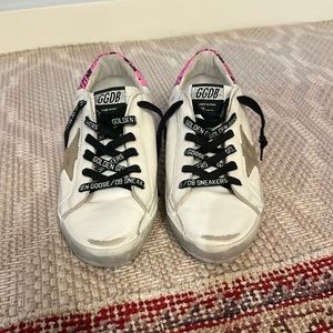 GOLDEN GOOSE superstars size 40
